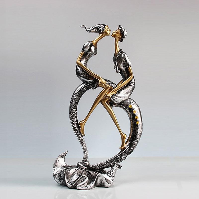 Kissing Decorative Sculpture