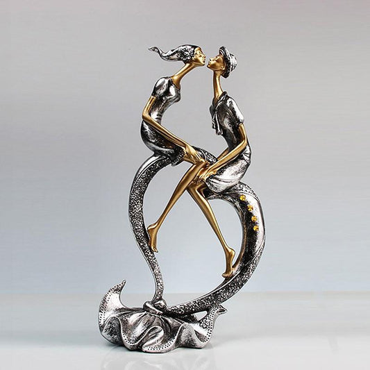 Kissing Decorative Sculpture